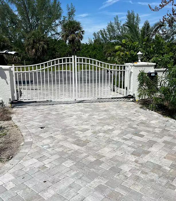 Chain Link Gate Repair in Surfside, FL